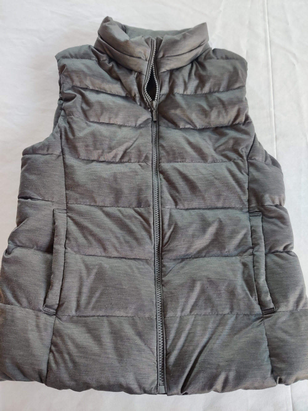 Uniqlo Women's Grey Quilted Puffer Vest